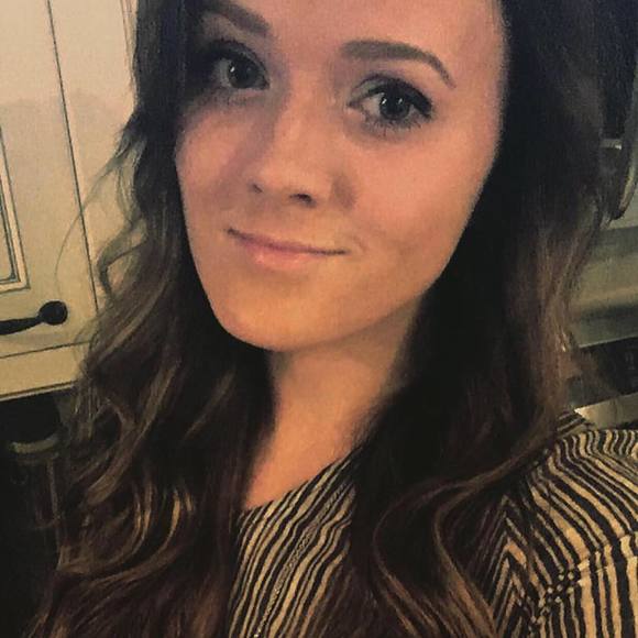 Meet your Posher, Alexis - Picture 1 of 1